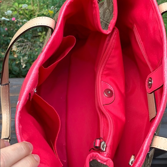 Coach Purse 🎉 - Picture 5 of 15